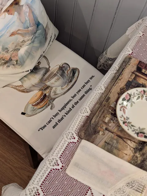 Inside the tearoom, photo 13