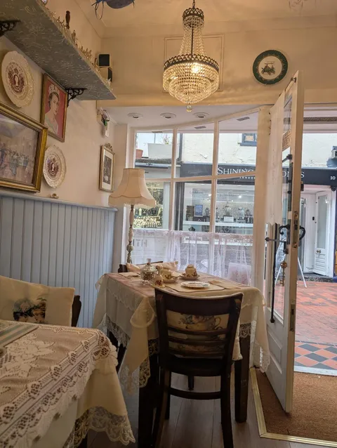 Inside the tearoom, photo 15